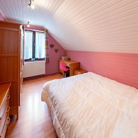 Holiday home Magnificent In Tilf With Garden