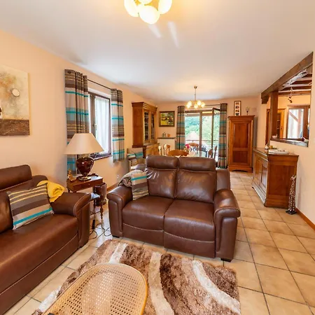 Holiday home Magnificent In Tilf With Garden