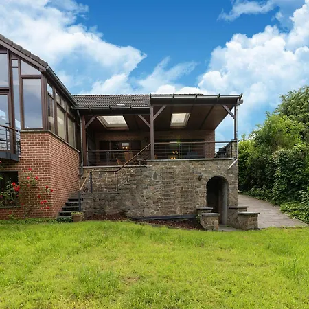 Holiday home Magnificent In Tilf With Garden